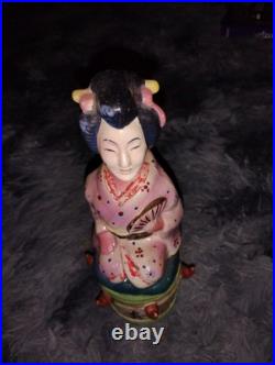Vintage Japanese Geisha Porcelain Figure Vintage Japanese Geisha Porcelain Figure
