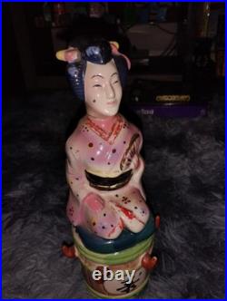 Vintage Japanese Geisha Porcelain Figure Vintage Japanese Geisha Porcelain Figure