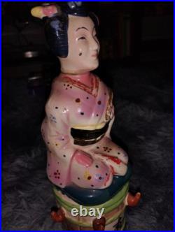 Vintage Japanese Geisha Porcelain Figure Vintage Japanese Geisha Porcelain Figure