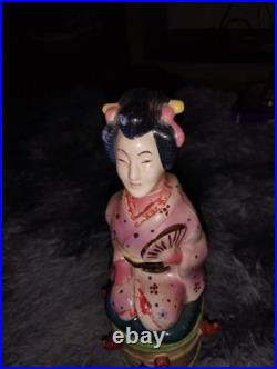 Vintage Japanese Geisha Porcelain Figure Vintage Japanese Geisha Porcelain Figure
