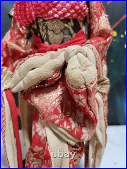 Vintage Japanese Giesha Kimono Doll With Fan 18