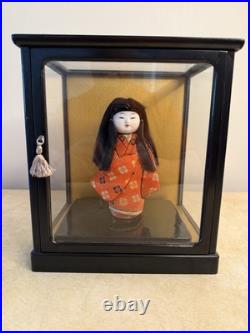Vintage Japanese Kimekomi Geisha Doll in Glass Display Case Vintage Japanese Kimekomi Geisha Doll in Glass Display Case