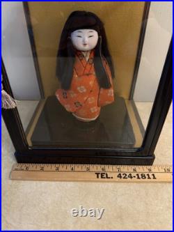 Vintage Japanese Kimekomi Geisha Doll in Glass Display Case Vintage Japanese Kimekomi Geisha Doll in Glass Display Case