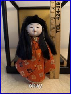 Vintage Japanese Kimekomi Geisha Doll in Glass Display Case Vintage Japanese Kimekomi Geisha Doll in Glass Display Case