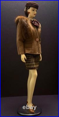 Vintage Lady Luminous Doll 1987 Brunette #913-175 Day Suit Japan