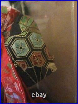 Vintage Luxurious traditional Japanese maiko doll and elaborate handwork. Photos