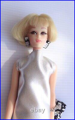 Vintage Mod Hair Happenins Francie Doll Blonde TNT, Bend Legs 1970-1972 Great