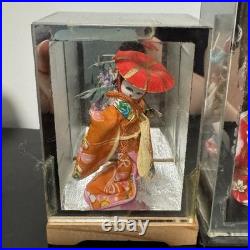 Vintage Otagiri OMC Japan Geisha Dolls Set of 3 Figural Display Case Mid-Century