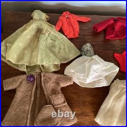 Vintage Platinum Blonde Bubble Cut Barbie. Very Clean. Japan. 30 Pieces Clothing Vintage Platinum Blonde Bubble Cut Barbie. Very Clean. Japan. 30 Pieces Clothing