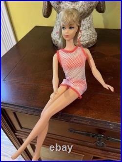 Vintage Twist & Turn Blonde Barbie