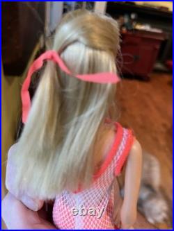 Vintage Twist & Turn Blonde Barbie