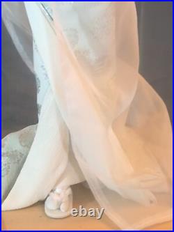 Vintage Vietnam Era Japanese Art Geisha Hand Made Fabric Cloth Doll In Glass 17